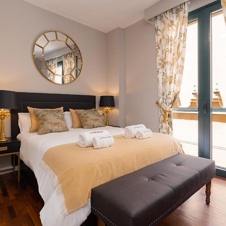 C31 Deluxe Apartment Into Cathedral Square Malaga Bagian luar foto