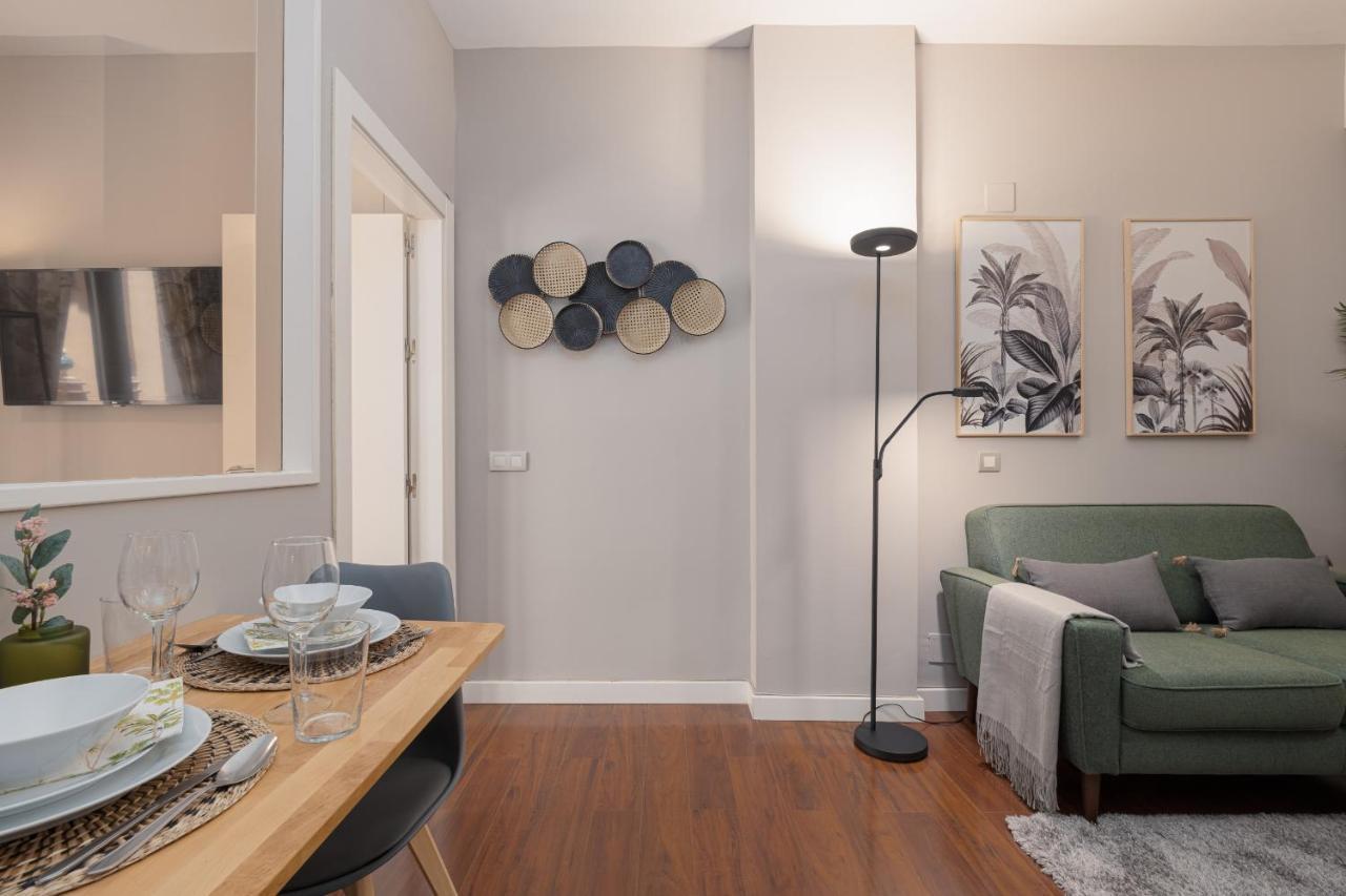 C31 Deluxe Apartment Into Cathedral Square Malaga Bagian luar foto
