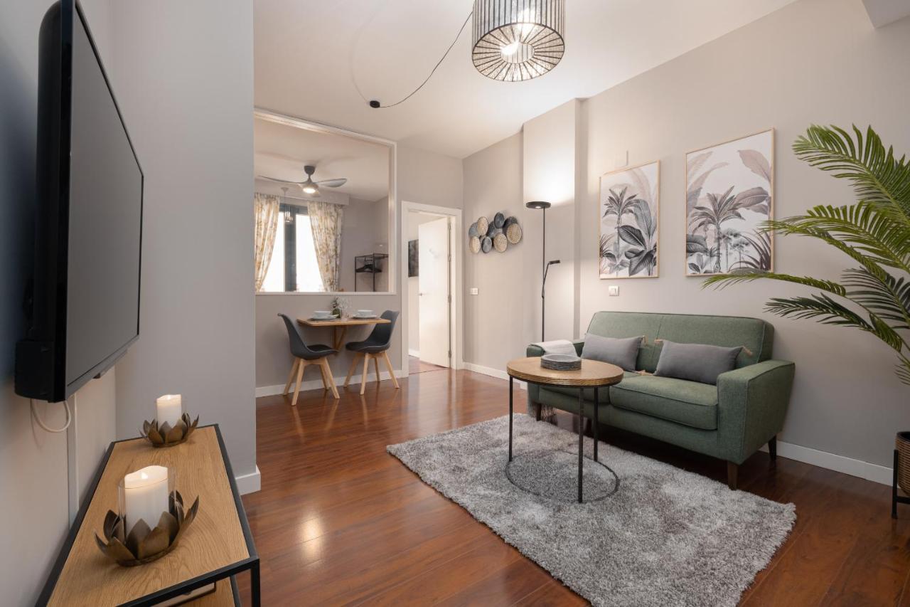 C31 Deluxe Apartment Into Cathedral Square Malaga Bagian luar foto