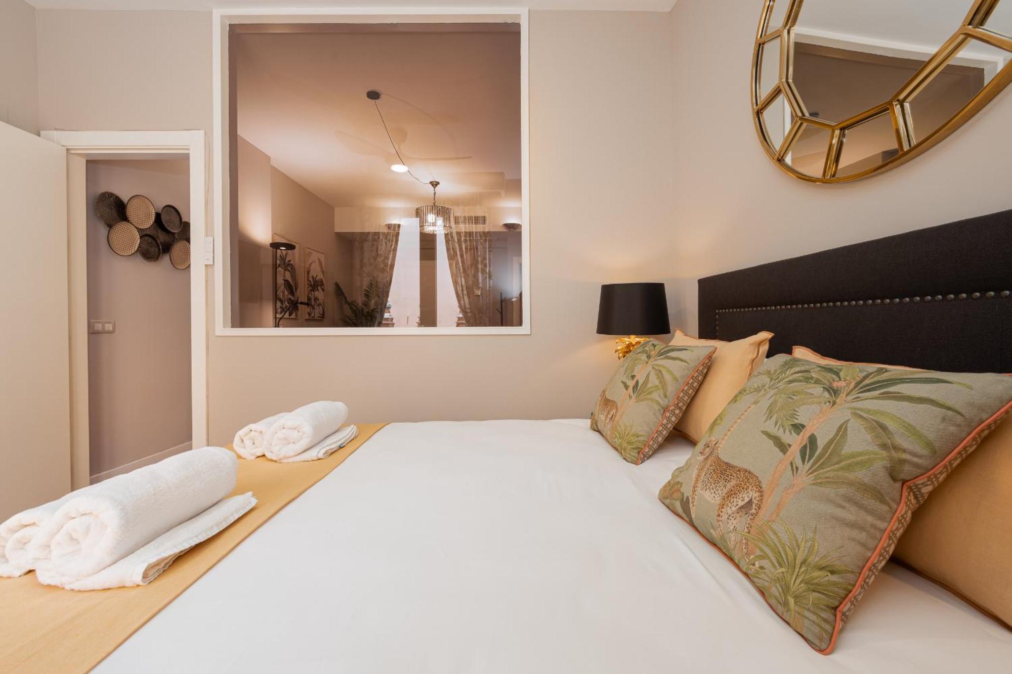 C31 Deluxe Apartment Into Cathedral Square Malaga Bagian luar foto